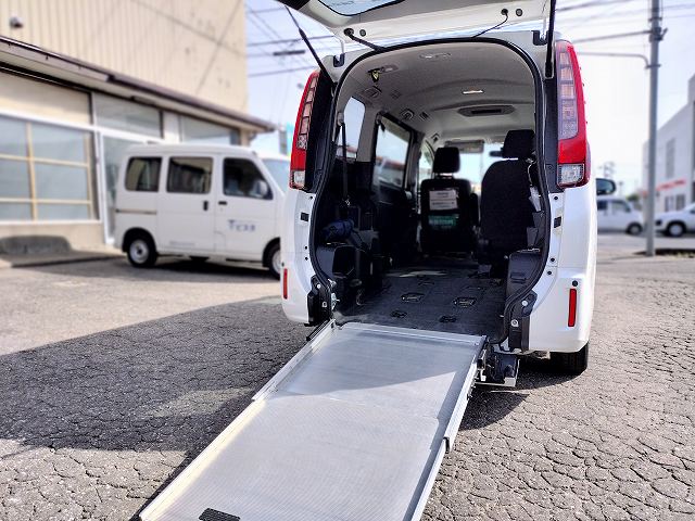 スロープがある福祉車両
