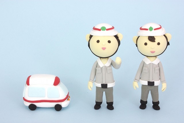 転院搬送って救急車?